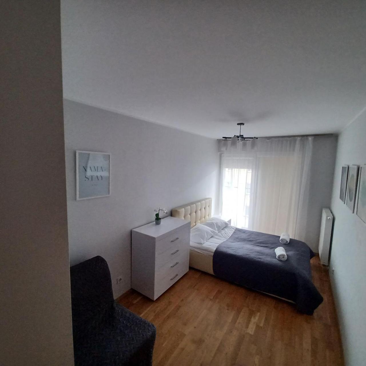 Apart City Center - 3 Rooms - Parking Place Wrocław Exteriör bild
